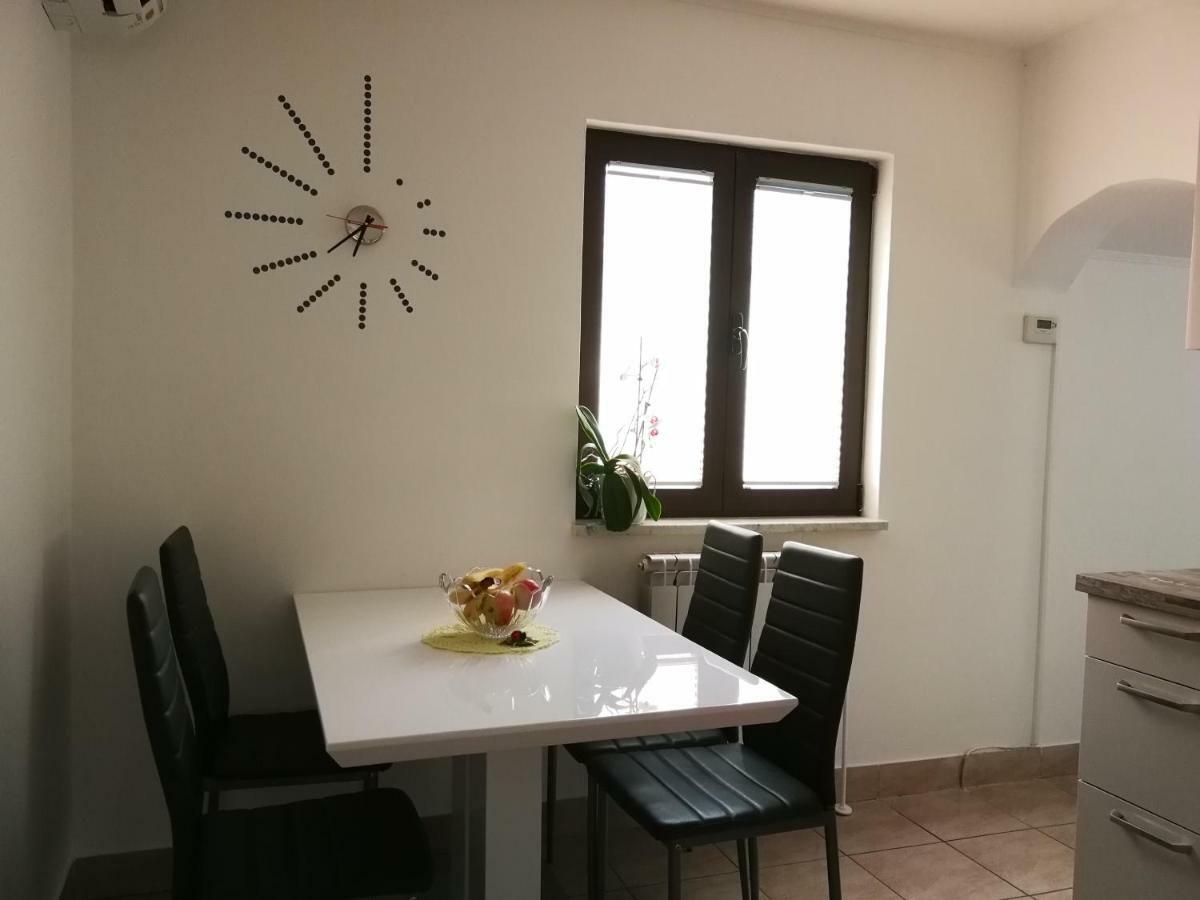 House Ceh Villa Crni Kal Luaran gambar